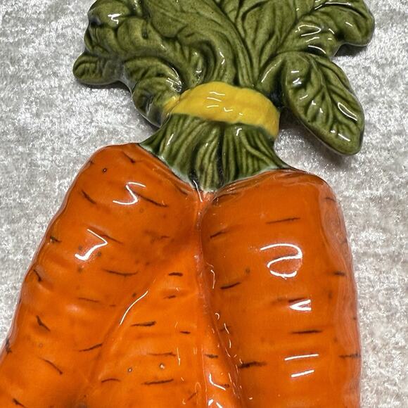 4 Vtg Hand Painted Ceramic Fruit Veggies Wall Hanging Carrots Corn Onions Tomato - Picture 7 of 14